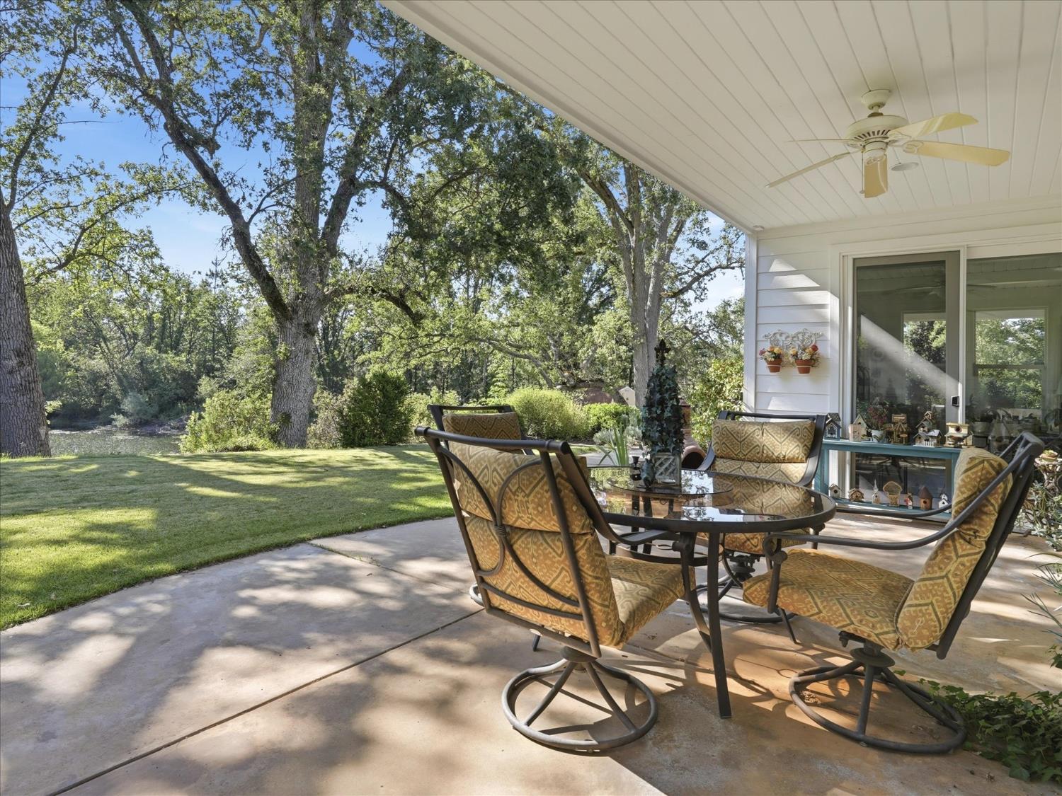 46088 Sutton Dr, Oakhurst, CA 93644