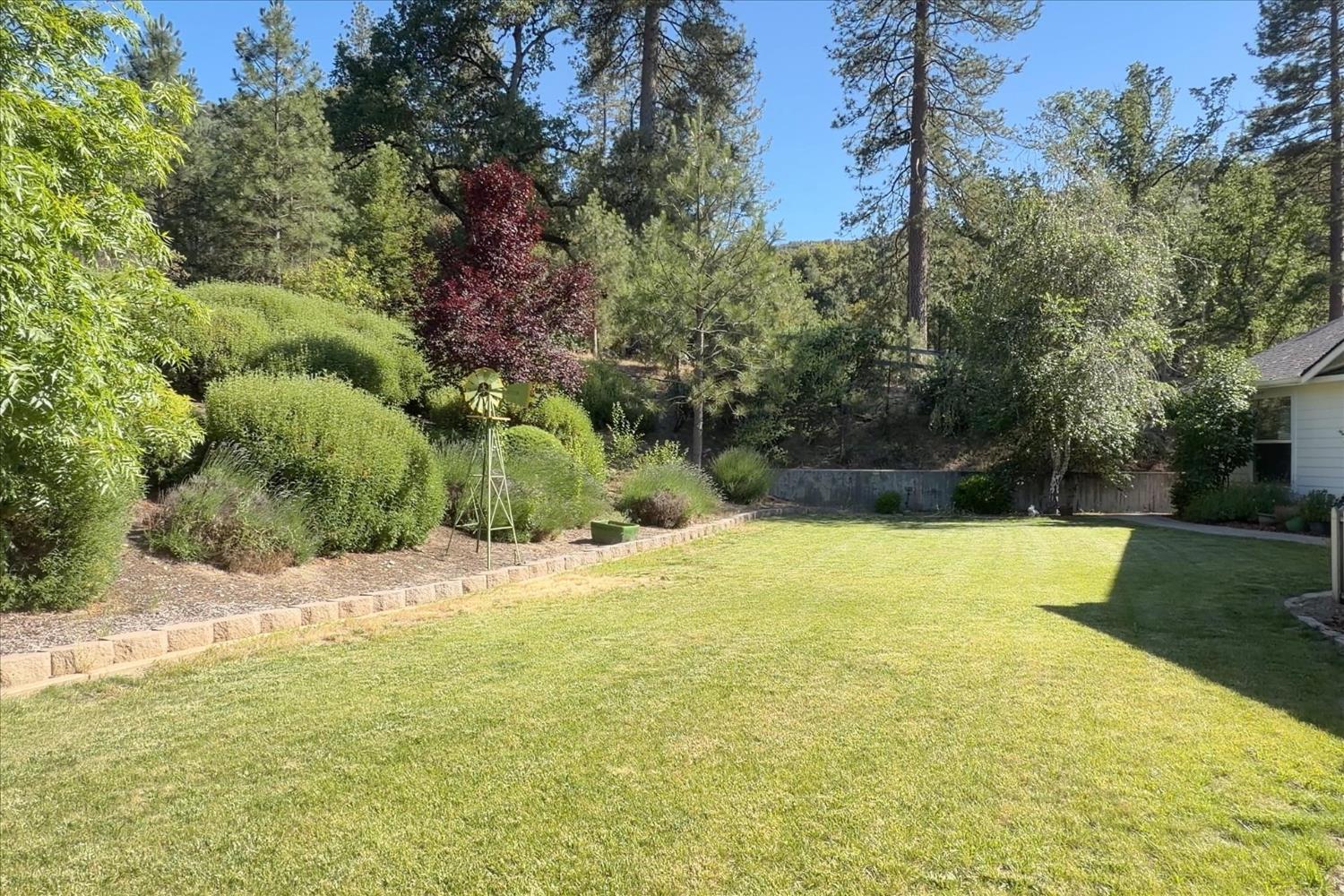 46088 Sutton Dr, Oakhurst, CA 93644
