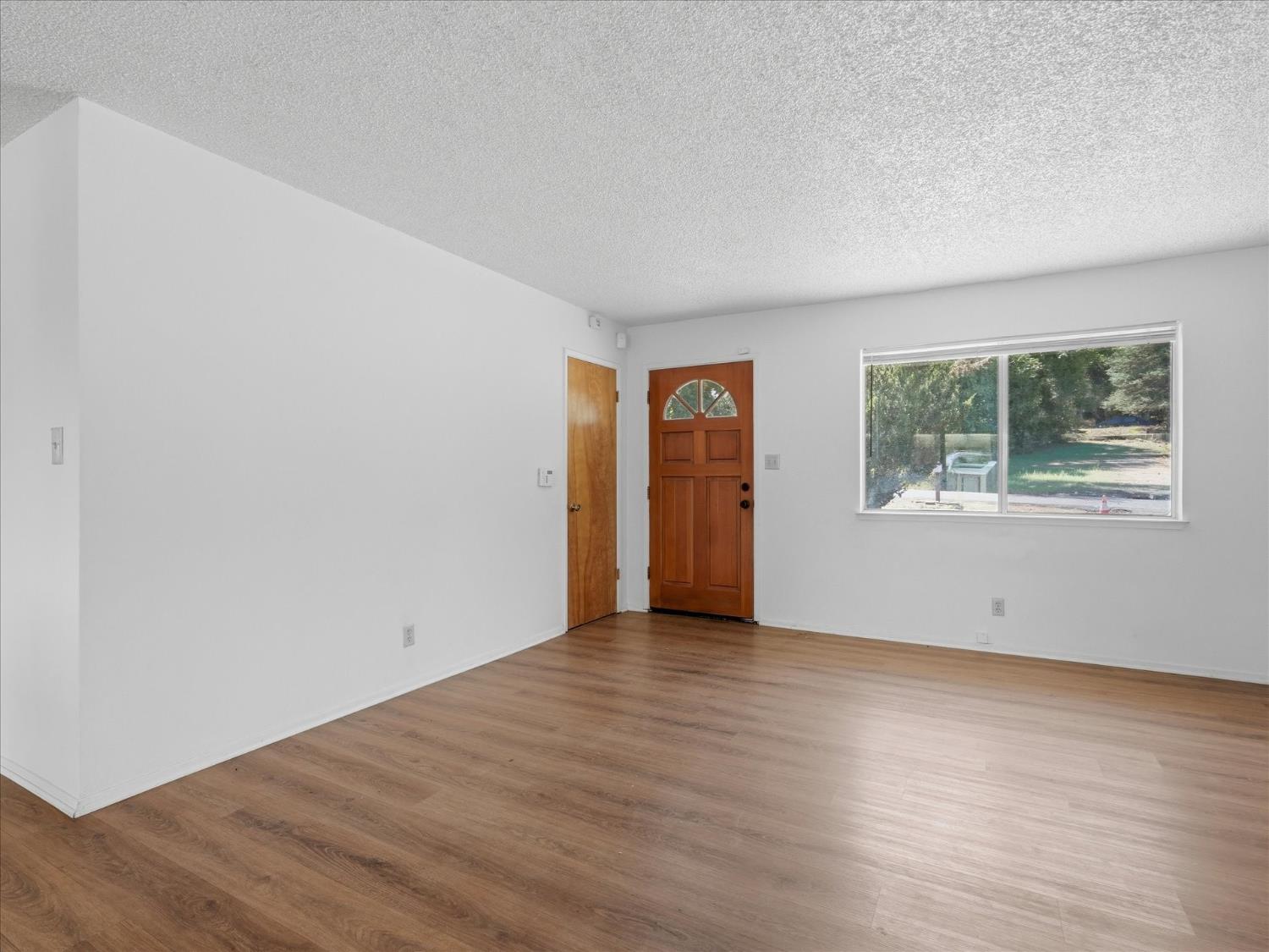 39785 Pine Ridge Rd, Oakhurst, CA 93644