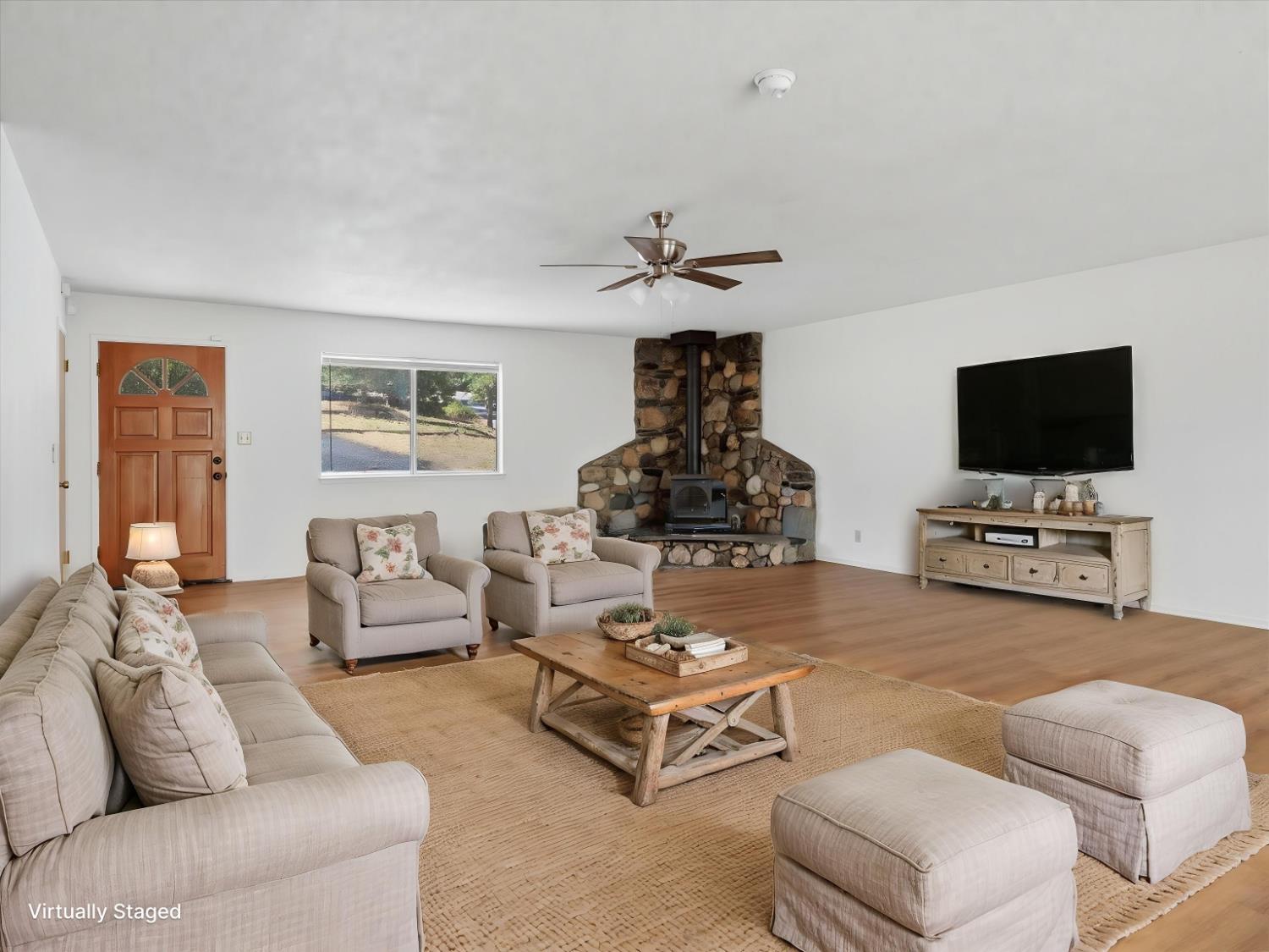 39785 Pine Ridge Rd, Oakhurst, CA 93644