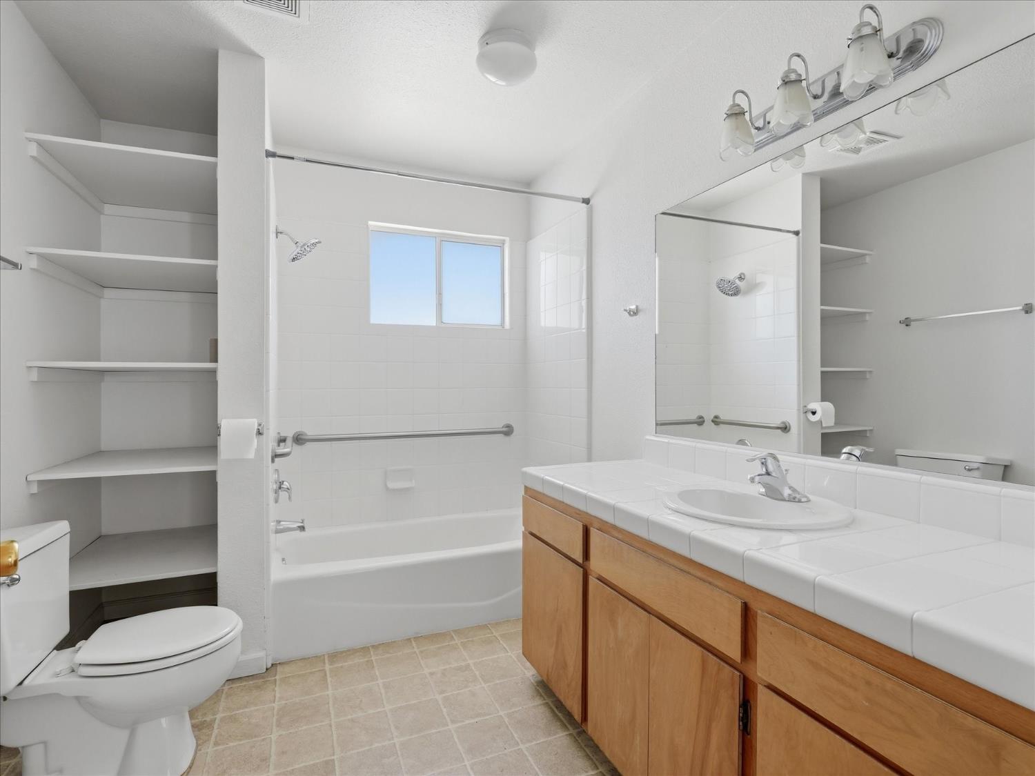 39785 Pine Ridge Rd, Oakhurst, CA 93644