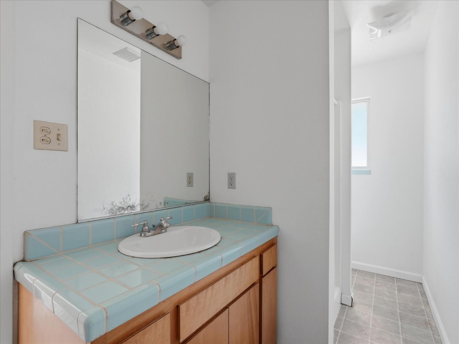 39785 Pine Ridge Rd, Oakhurst, CA 93644