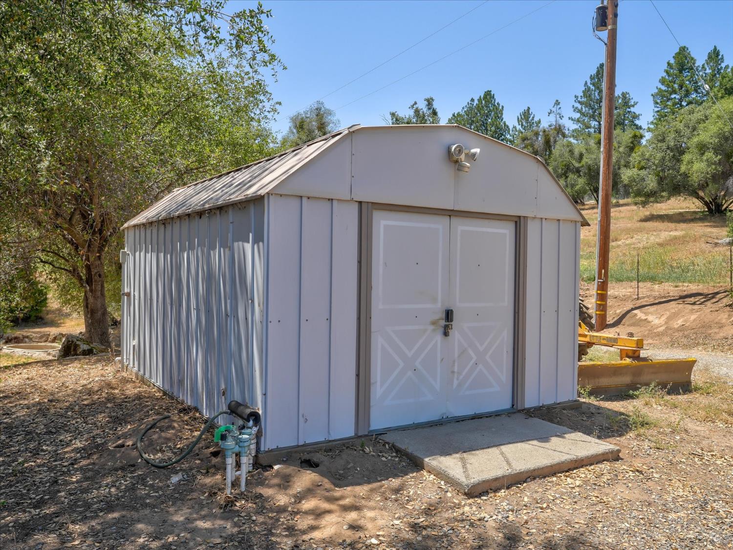 45200 Songbird Ln, Ahwahnee, CA 93601